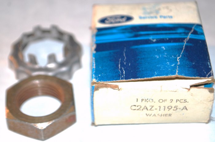 NOS FORD C2AZ1195A FAIRLAINE MUSTANG SPINDLE NUT KIT