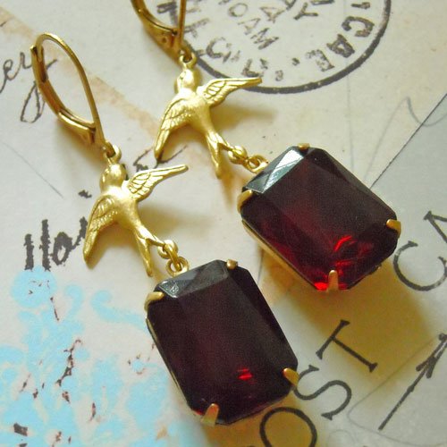 VINTAGE garnet glass golden brass bird octagon Earring