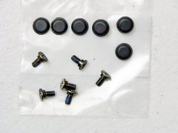 DELL INSPIRON 1420 1421 VOSTRO 1400 14.1" LCD BEZEL SCREWS AND RUBBER COVERS