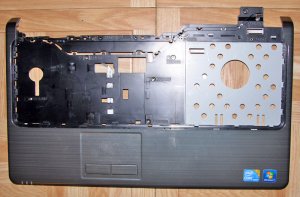 DELL INSPIRON 1564 GLOSSY PALMREST w/ MOUSE TOUCHPAD 7Y4WN / 07Y4WN 24UM6PAWI00
