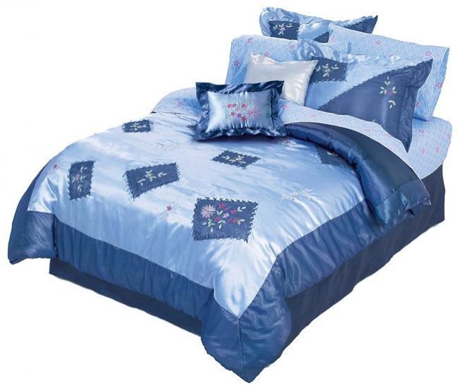 Ribbon Walk Comforter Set