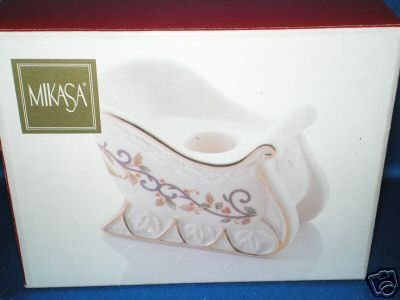 MIKASA HOLLY SLEIGH CANDLE HOLDER KT410-950 NEW