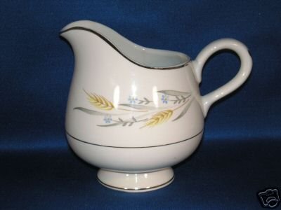 SMALL SINGLE CREAMER PITCHER AS SHOWN