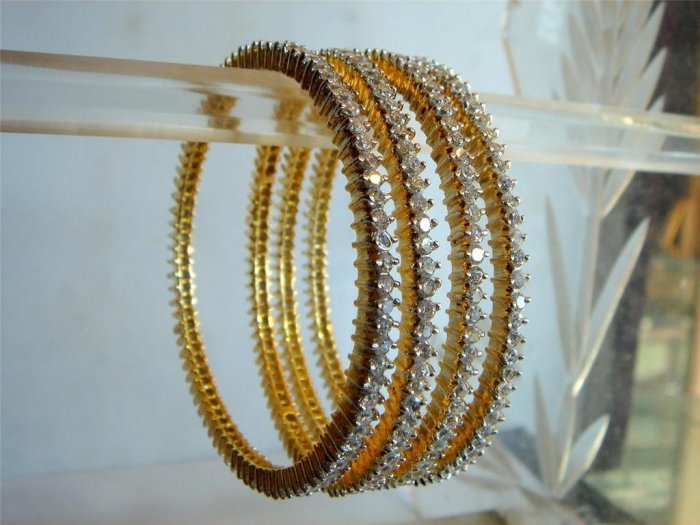 fine cz India Handmade twotone necklace earing jewelery