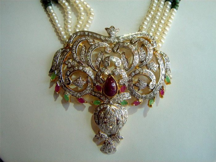 indian designer handmade twotone cz pendant earing jewelery set