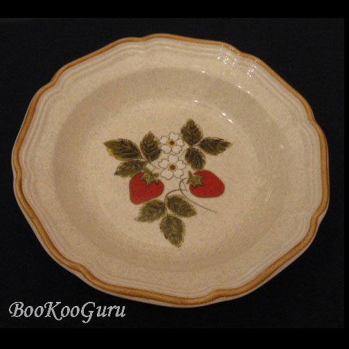 Mikasa STRAWBERRY FESTIVAL Cereal or Salad Bowl, Mikasa Pottery,Perfect Condition