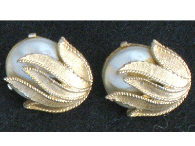 Signed Sarah Coventry Imitation Pearl, Gold tone Flower Clip Earrings,