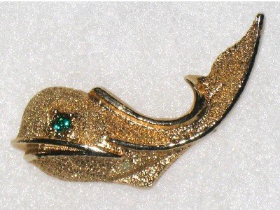 Gold tone Whale Pin, Rhinestone Eye, Fish, Nautical