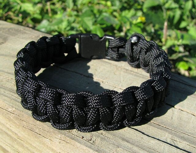7 Inch Black Paracord Bracelet