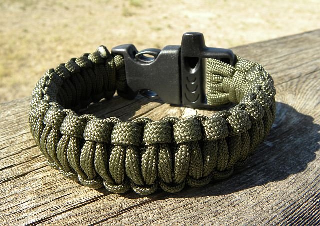 9 Inch King Cobra Olive Drab Paracord Bracelet