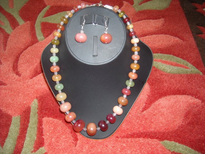 Carnelian necklace with earrings