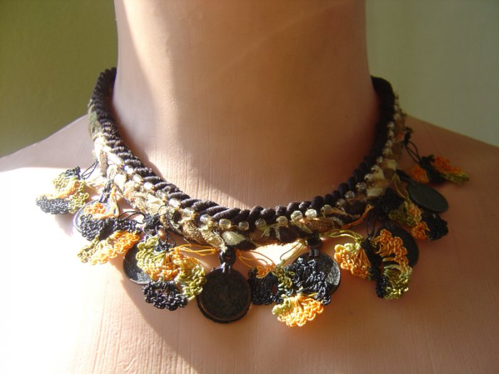 Ottoman style cotton necklace