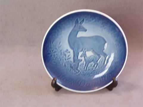 Bing & Grondahl Copenhagen Mother's Day Plate 1975