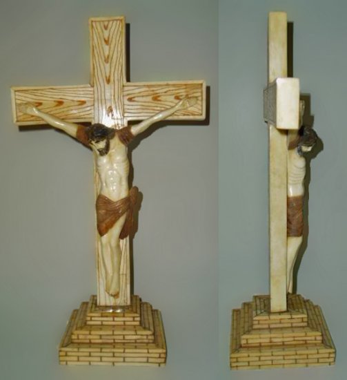 Crucifix bone carving figure visit: www.1900style.es