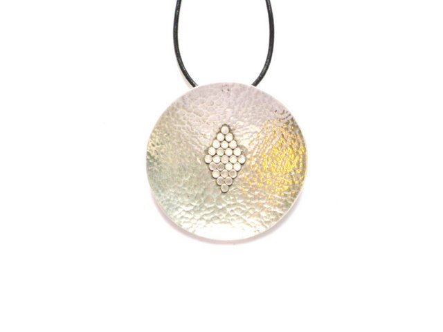 AQ008 Round Hammered Sterling Silver Pendant with Rhombus Inset