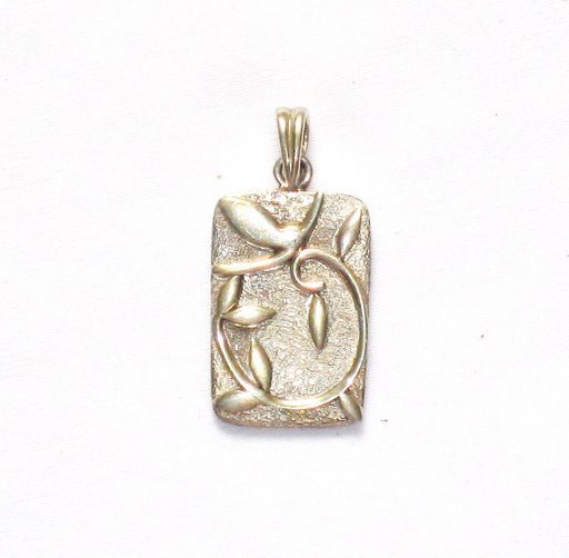 AQ017 Rectangle Sterling Silver Pendant w/ Leaves