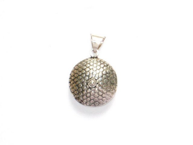AQ020 Round Hollow Sterling Silver Pendant