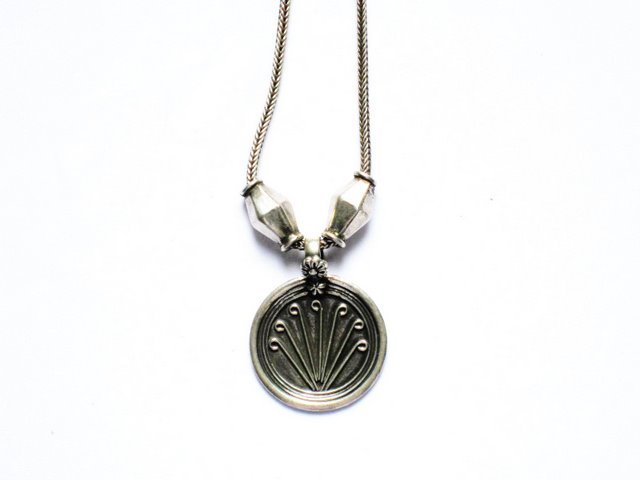 AQ025 Round Sterling silver Pendant in Silver Oxidized Chain