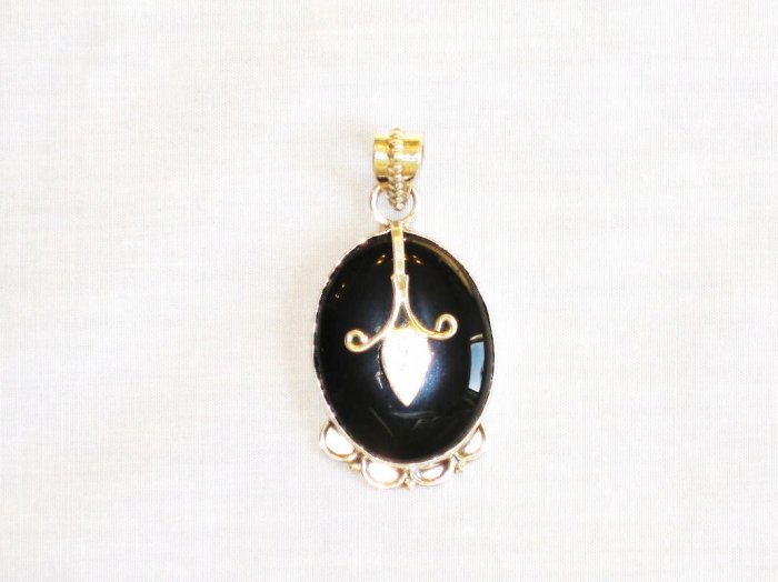 PN329 Onyx Pendant in Sterling Silver