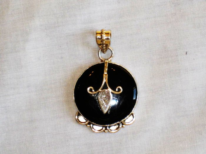 PN330 Onyx Pendant in Sterling Silver