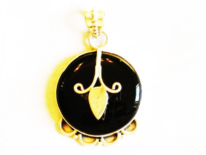 PN331 Onyx Pendant in Sterling Silver