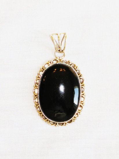 PN334 Onyx Pendant in Sterling Silver