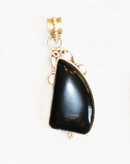 PN347 Onyx Pendant in Sterling Silver