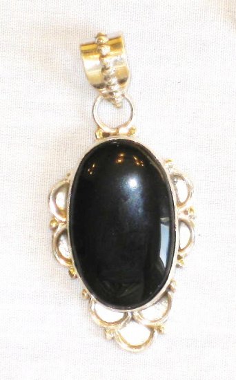 PN350 Onyx Pendant in Sterling Silver