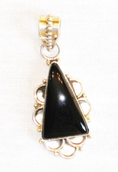 PN351 Onyx Pendant in Sterling Silver