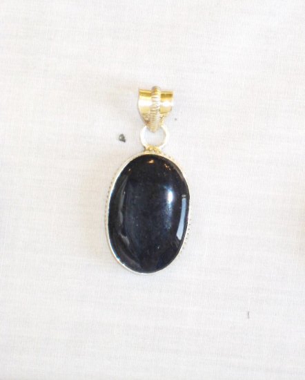 PN378 Onyx Pendant in Sterling Silver