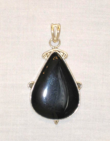 PN391 Onyx Pendant in Sterling Silver