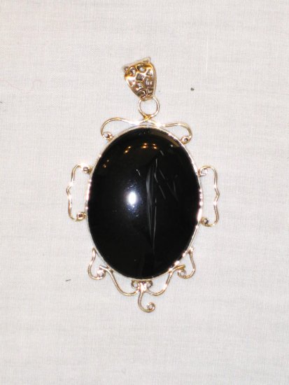 PN392 Onyx Pendant in Sterling Silver