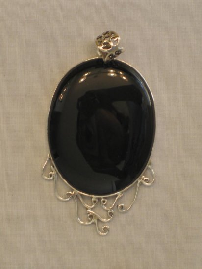 PN404 Onyx Pendant in Sterling Silver