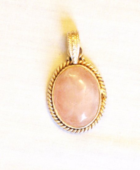 PN489 Rose Quartz Pendant in Sterling Silver