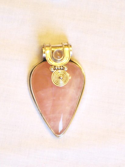 PN510 Rose Quartz Pendant in Sterling Silver