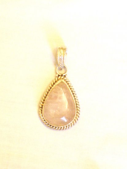 PN520 Rose Quartz Pendant in Sterling Silver