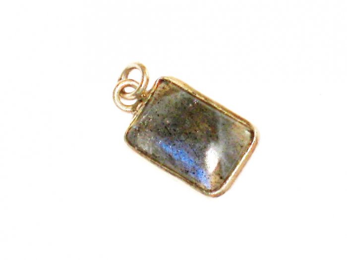 ST637 Labradorite Pendant in Sterling Silver