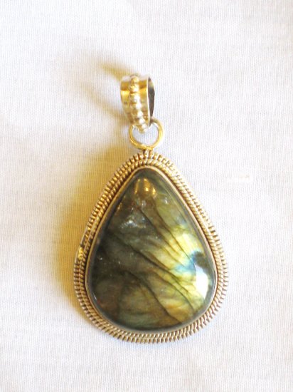 PN167 Labradorite Pendant in Sterling Silver