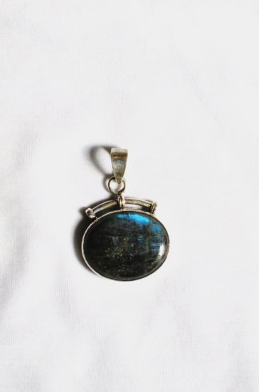 PN225 Labradorite Pendant in Sterling Silver