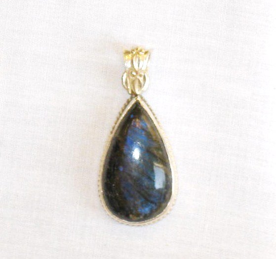 PN434 Labradorite Pendant in Sterling Silver