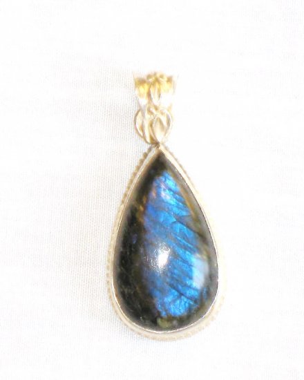 PN435 Labradorite Pendant in Sterling Silver