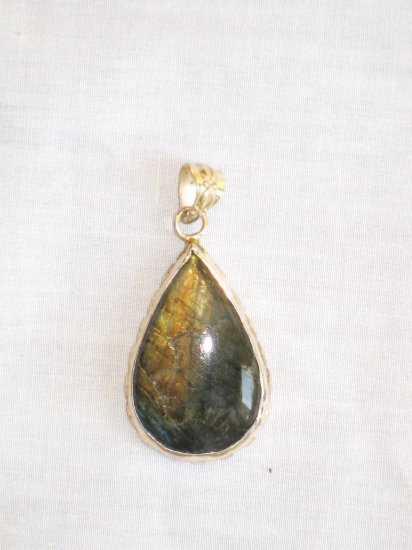 PN441 Labradorite Pendant in Sterling Silver