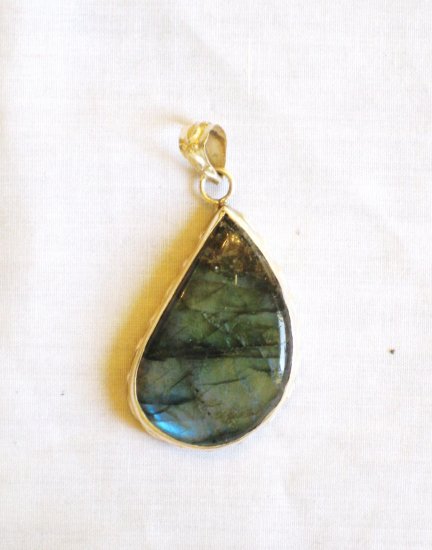 PN445 Labradorite Pendant in Sterling Silver