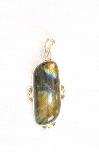PN448 Labradorite Pendant in Sterling Silver