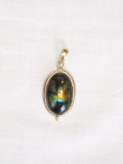 PN469 Labradorite Pendant in Sterling Silver