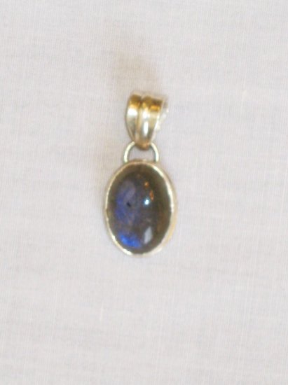 PN475 Labradorite Pendant in Sterling Silver