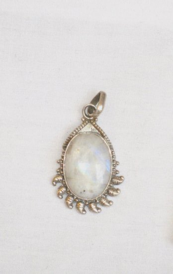 PN085 Moonstone Pendant in Sterling Silver