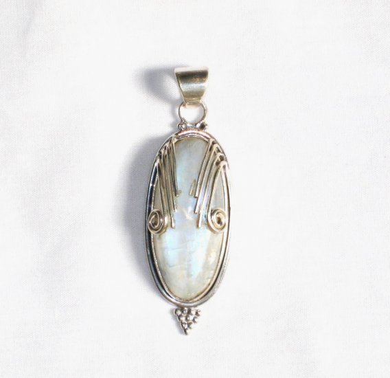 PN178 Moonstone Pendant in Sterling Silver