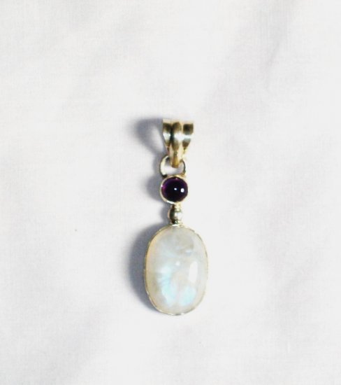 PN179 Moonstone Pendant in Sterling Silver
