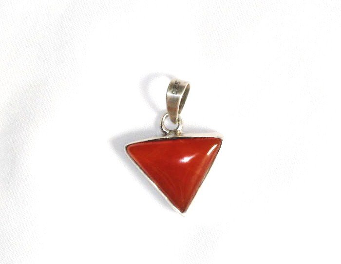 PN160 Carnelian Pendant in Sterling Silver
